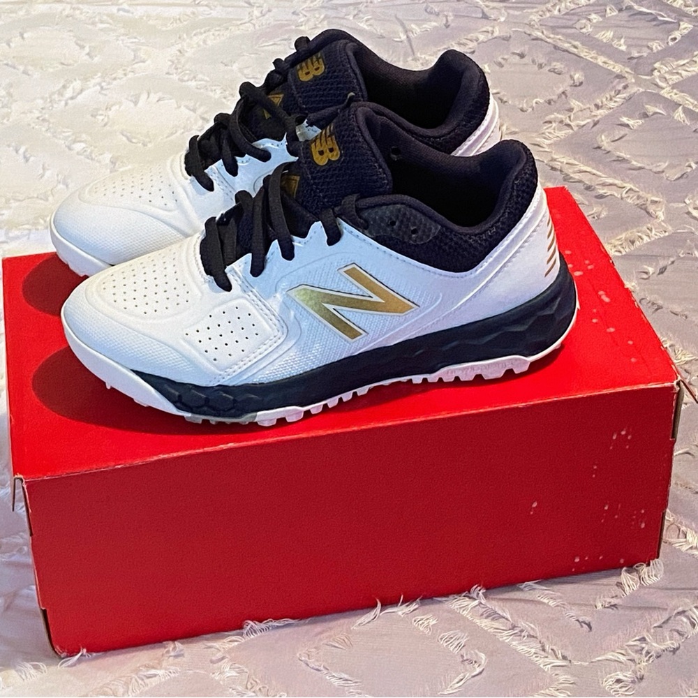 New Balance White and Blue Gradient Sneakers